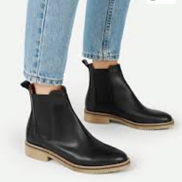 Everlane Shoes - Everlane The Italian Leather Chelsea Boot In Black Women's Gum Outsole Sz 8